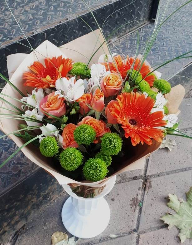 Букет цветов из: Герберы, Хризантемы, Альстромерии и Розы в Яровом