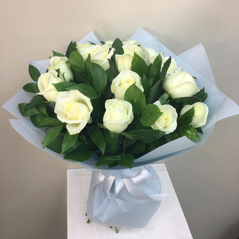 Букет 15 Белых роз Проуд в Яровом