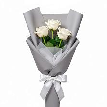 Букет 3 белые розы в Яровом