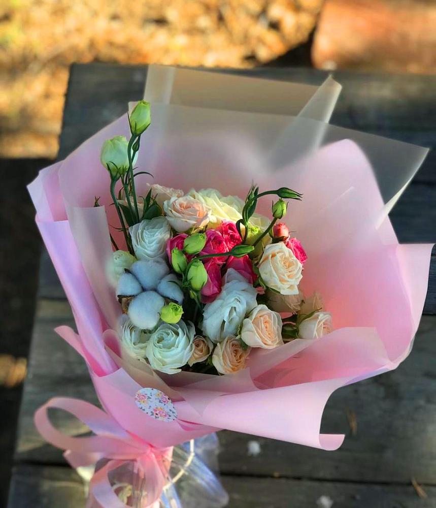 Букет цветов из: Розы и Лизиантусы в Яровом