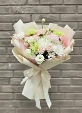 Букет цветов из:  Гвоздики, Розы, Лизиантусы и Хризантемы в Яровом