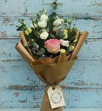 Букет цветов из:  Розы и Лизиантусы в Яровом