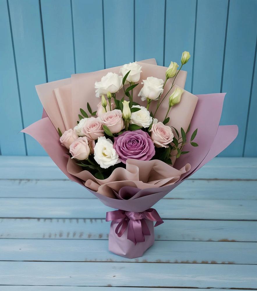 Букет цветов из: Розы и Лизиантусы в Яровом